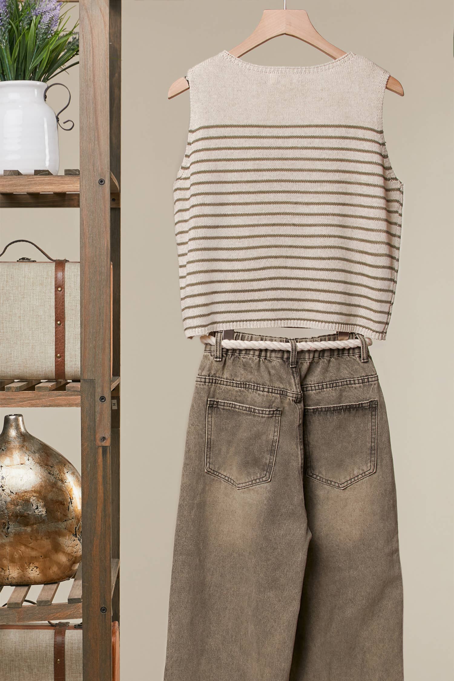 Sleeveless Knit Top with Striped Pattern