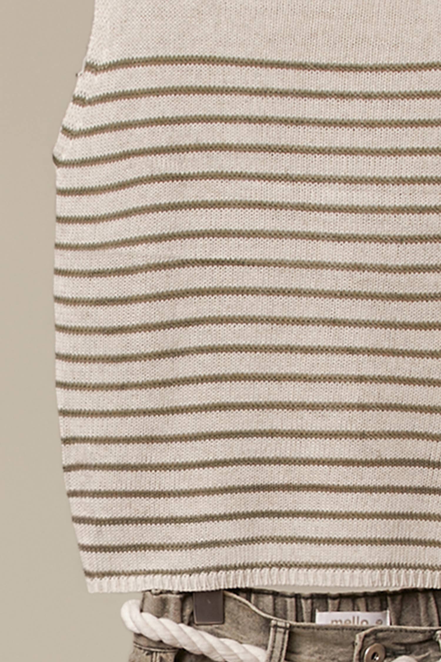 Sleeveless Knit Top with Striped Pattern
