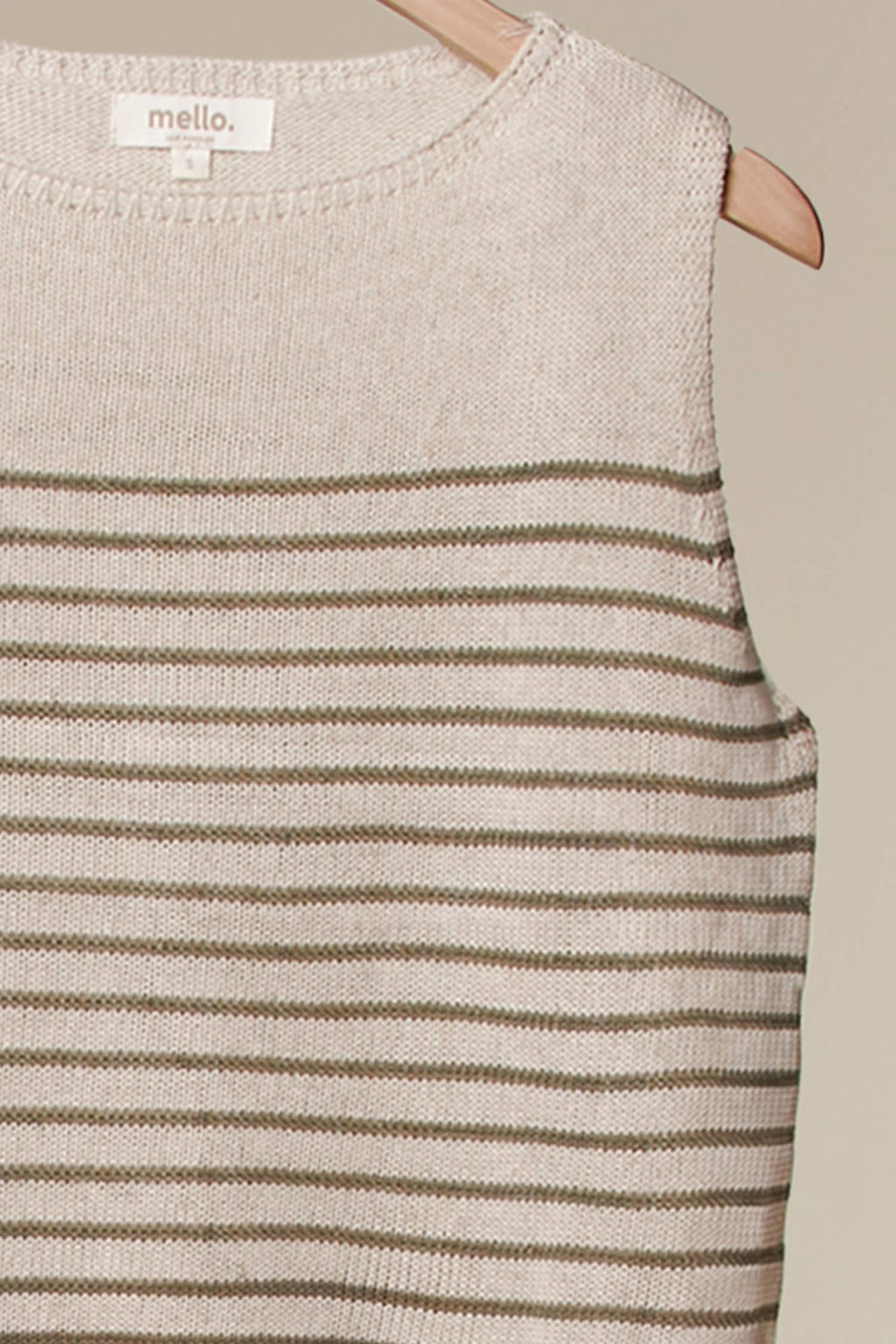 Sleeveless Knit Top with Striped Pattern