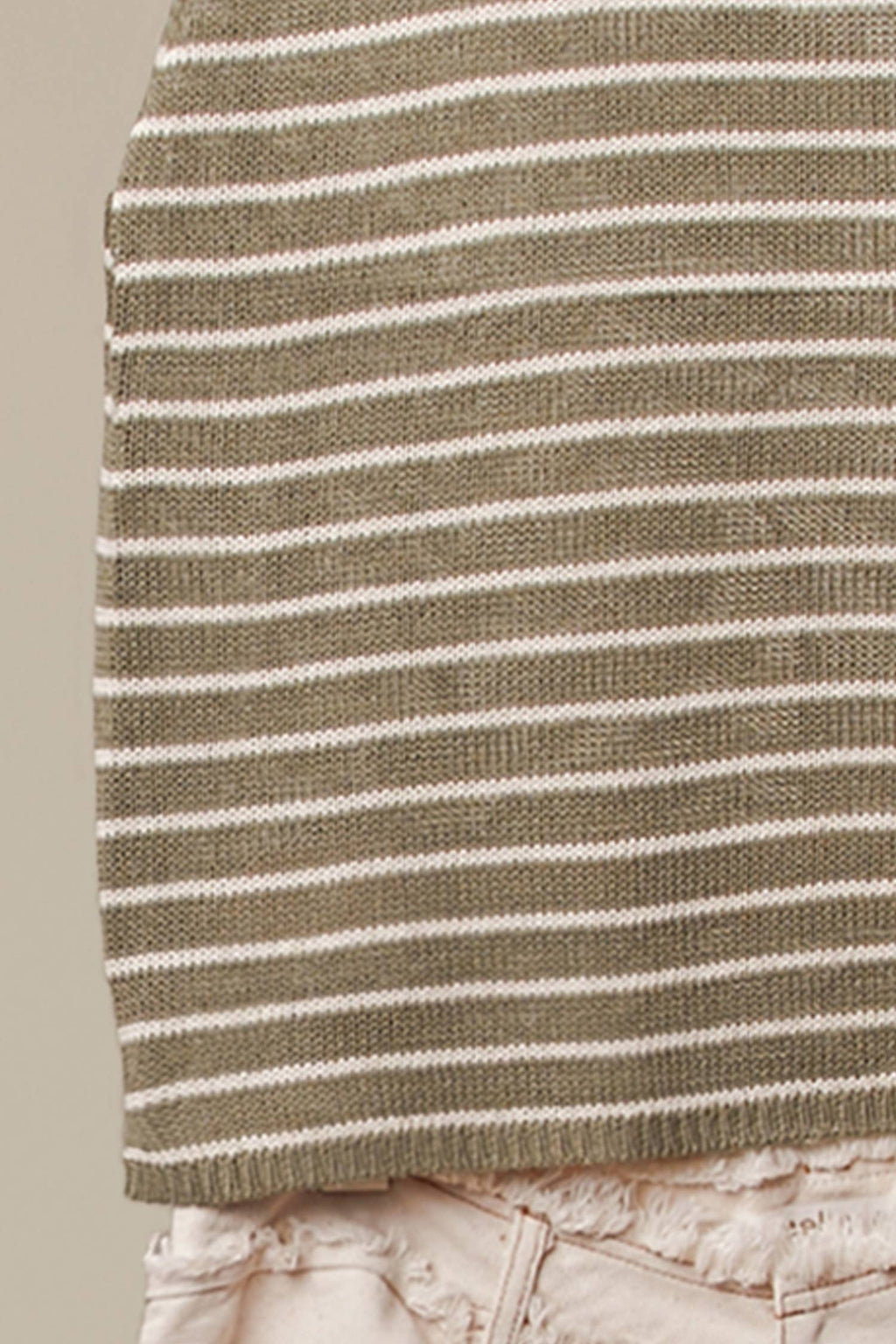 Sleeveless Knit Top with Striped Pattern