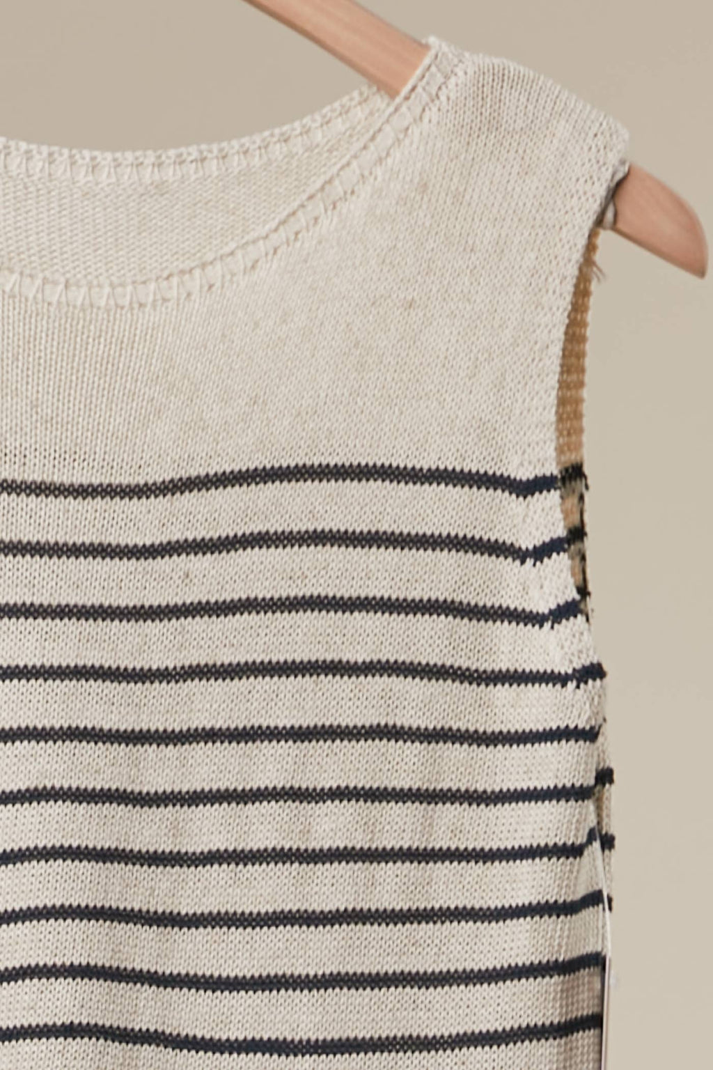 Sleeveless Knit Top with Striped Pattern