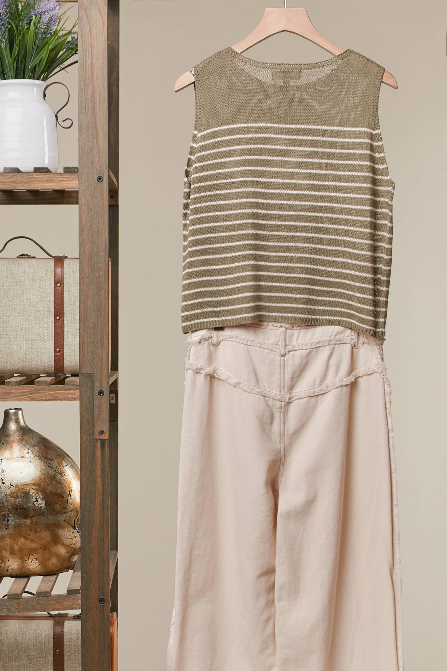 Sleeveless Knit Top with Striped Pattern