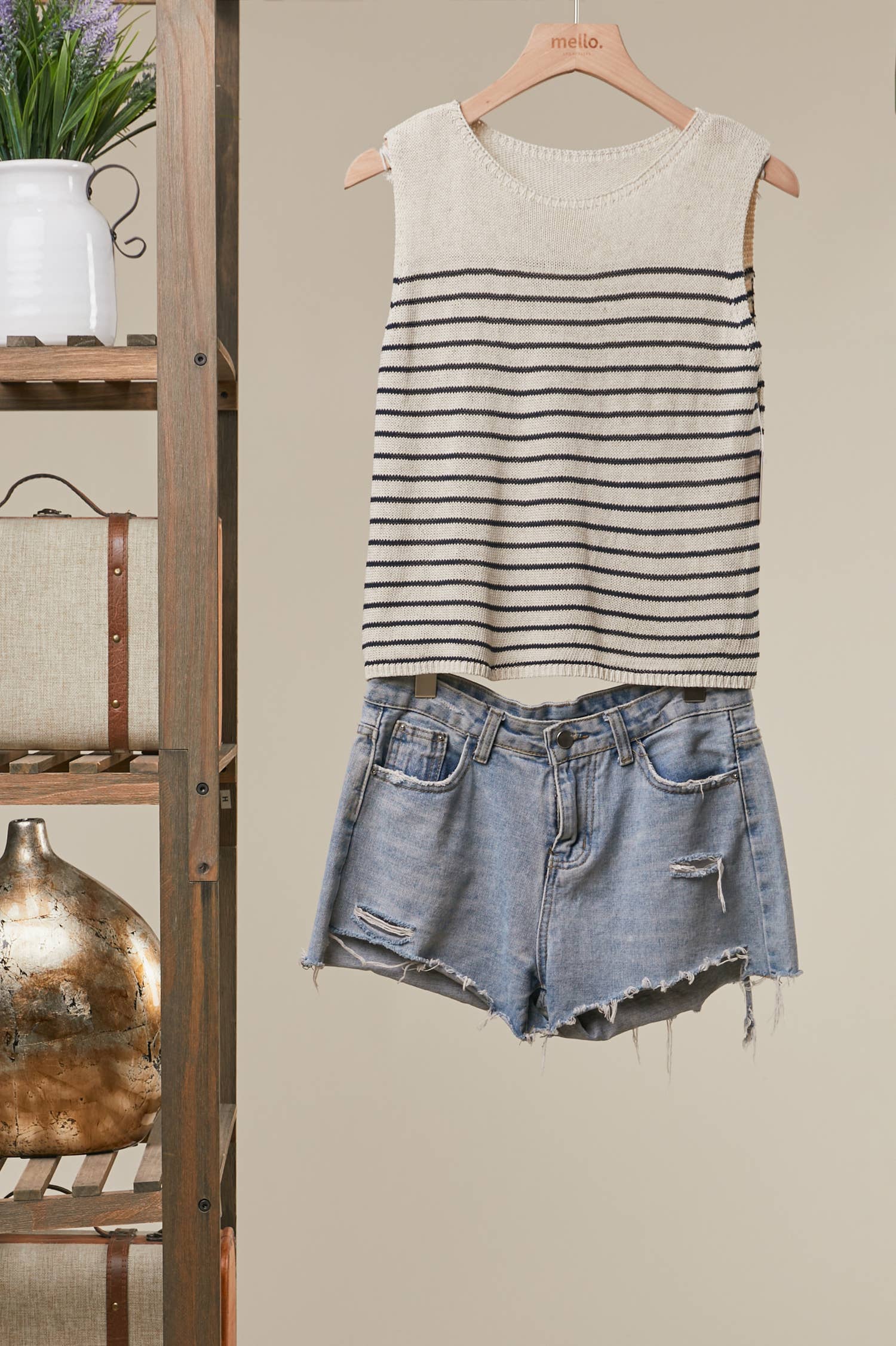 Sleeveless Knit Top with Striped Pattern
